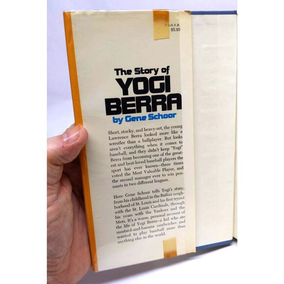 Vintage 1976 The Story of YOGI BERRA - Hardback with Dust Jacket - Ex-Library - Picture 4 of 10